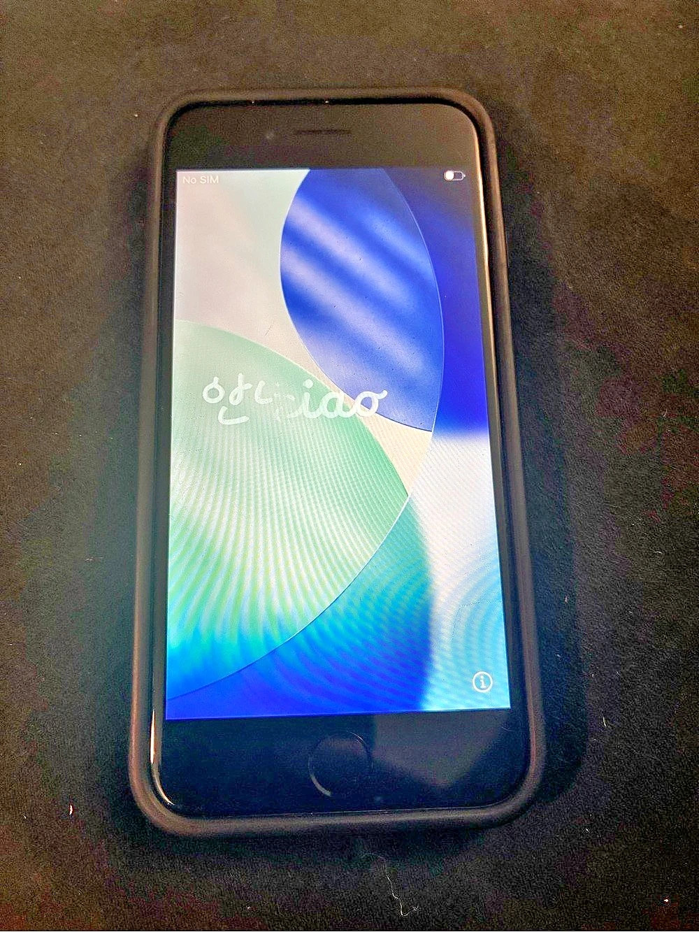 Apple iPhone SE - 128 GB Black